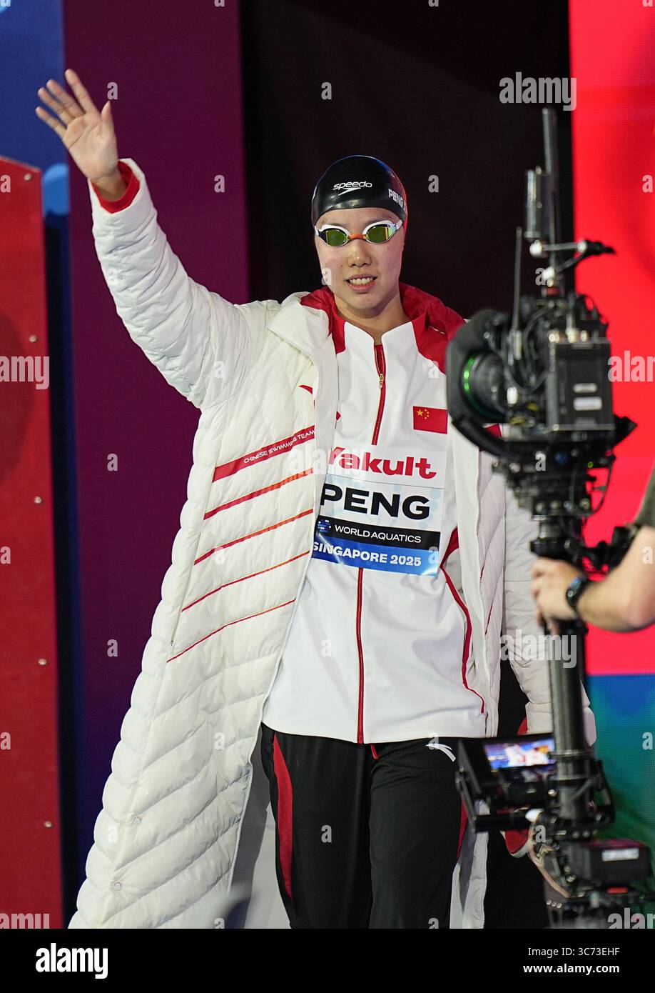 Singapour. 1er août 2025. Peng Xuwei, de Chine, est vue avant la demi-finale féminine du 200 m dos aux Championnats du monde de natation à Singapour, le 1er août 2025. Crédit : Xia Yifang/Xinhua/Alamy Live News Banque D'Images