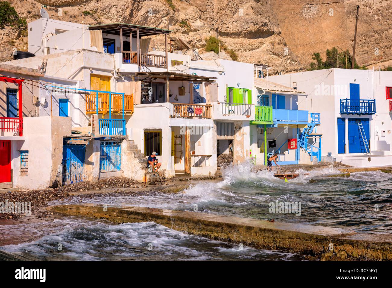 Le village de pêcheurs coloré de Klima, Milos, îles Cyclades, Grèce Banque D'Images