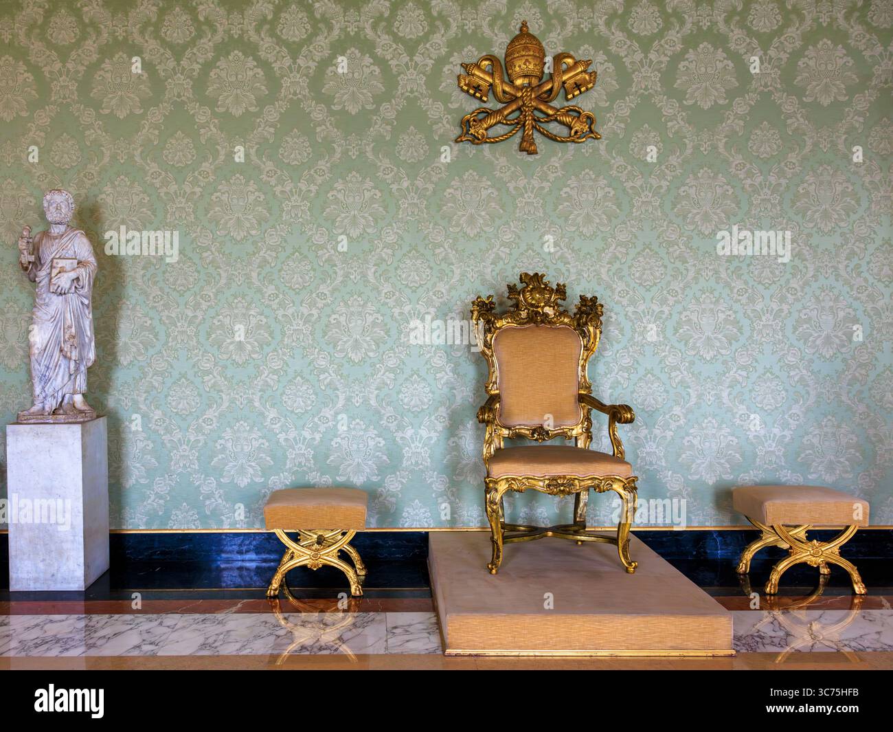Palais papal de Castel Gandolfo salle d'audience, Castel Gandolfo, Italie Banque D'Images