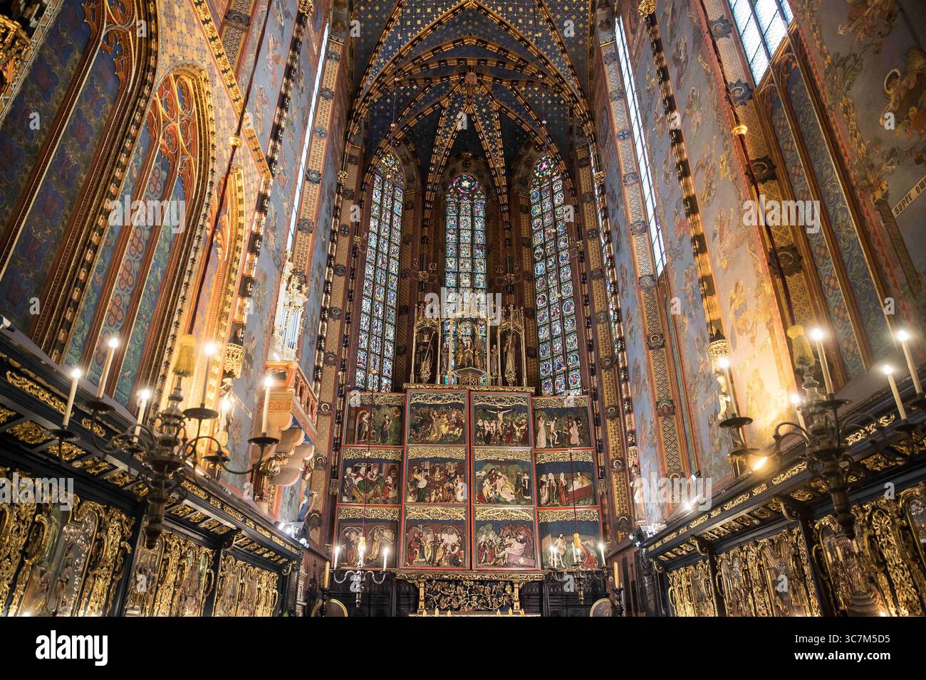 4 mars 2012, Cracovie, Pologne : une vue des retables de Veit Stoss à la basilique Marie de Cracovie..le retable de Veit Stoss à la basilique Marie de Cracovie est l'un des plus grands et des plus beaux retables gothiques d'Europe. Ce trésor national de la Pologne a été récemment rénové et présenté au public lors d'une cérémonie. (Crédit image : © Vito Corleone/SOPA images via ZUMA Wire) Banque D'Images