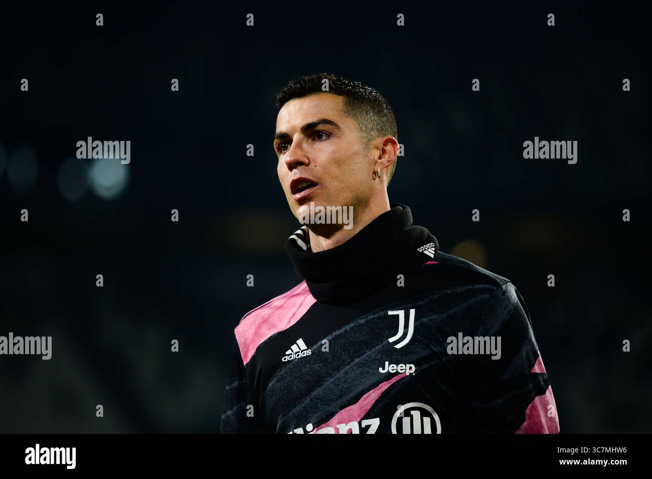 9 février 2021, Turin, Piémont/Turin, Italie : Cristiano Ronaldo de la Juventus FC lors du match de football Coppa Italia entre la Juventus et le FC Internazionale. Les stades sportifs en Italie restent soumis à des restrictions strictes en raison de la pandémie de coronavirus, car les lois gouvernementales sur la distanciation sociale interdisent aux fans à l’intérieur des sites, ce qui entraîne des matchs joués à huis clos. Le match s'est terminé par un tirage au sort de 0-0. (Crédit image : © Alberto Gandolfo/DAX via ZUMA Wire) Banque D'Images