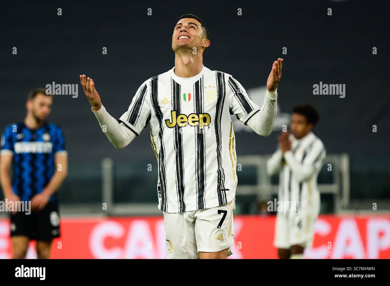 9 février 2021, Turin, Piémont/Turin, Italie : Cristiano Ronaldo de la Juventus FC déception lors du match de football Coppa Italia entre la Juventus et le FC Internazionale. Les stades sportifs en Italie restent soumis à des restrictions strictes en raison de la pandémie de coronavirus, car les lois gouvernementales sur la distanciation sociale interdisent aux fans à l’intérieur des sites, ce qui entraîne des matchs joués à huis clos. Le match s'est terminé par un tirage au sort de 0-0. (Crédit image : © Alberto Gandolfo/DAX via ZUMA Wire) Banque D'Images