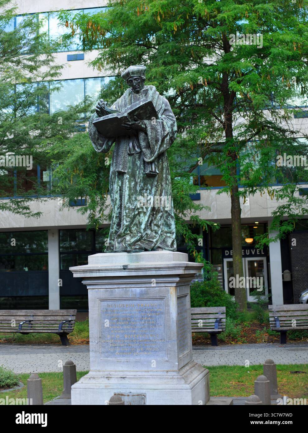 Rotterdam, pays-bas, 16-07-25. Erasme de Rotterdam était connu pour ses traductions du Nouveau Testament. Banque D'Images