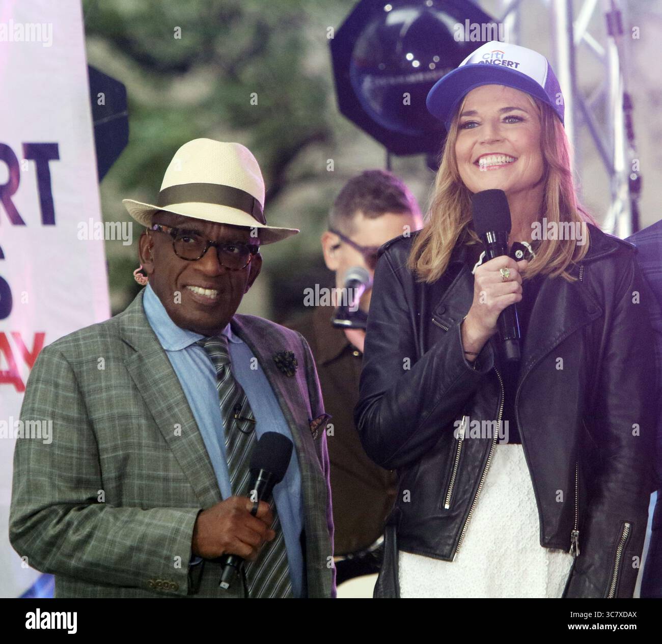 New York, NY 01 août 2025 : Al Roker, Savannah Guthrie, on Today Citi concert Series au Rockefeller Center Plaza à New York. 01 août 2025 crédit : RW/Mediapunch Banque D'Images