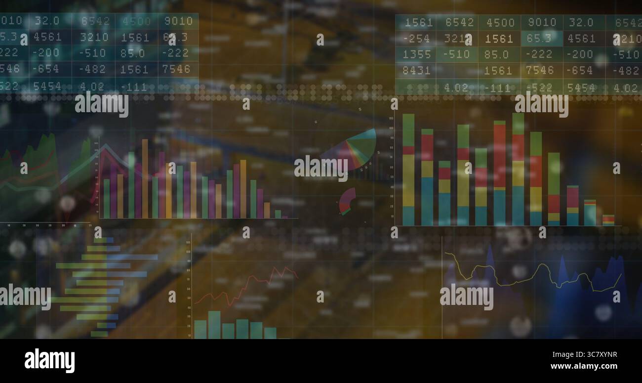 Affichage des données cartographiques du tableau de bord sur le bureau, avec des graphiques à barres et multilignes, des tableaux numériques Banque D'Images