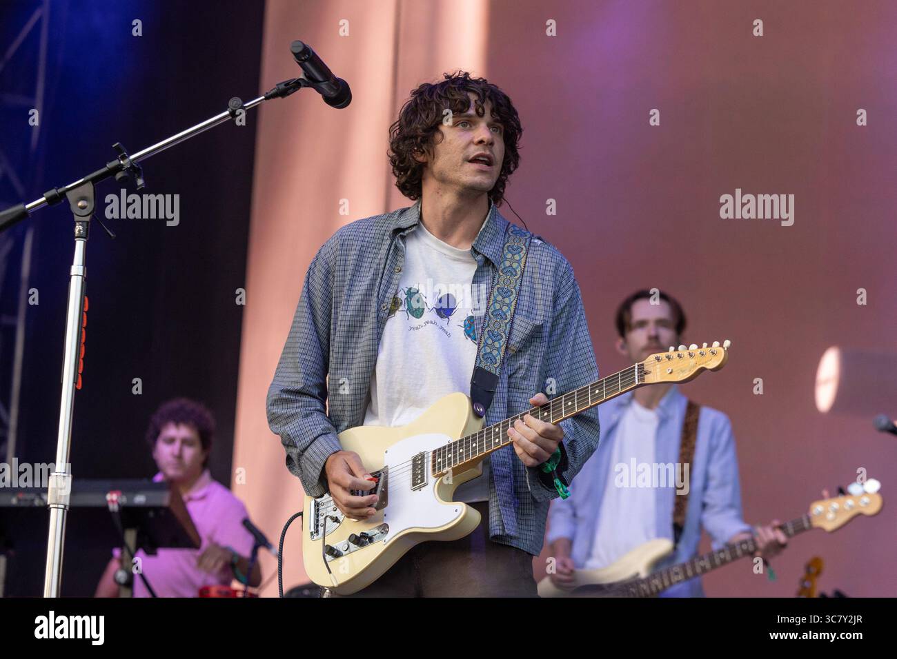 Chicago, États-Unis. 01 août 2025. Braeden Lemasters of Wallows lors du Lollapalooza Music Festival le 1er août 2025, à Chicago, Illinois (photo de Daniel DeSlover/Sipa USA) crédit : Sipa USA/Alamy Live News Banque D'Images