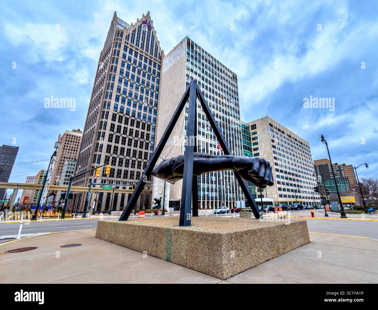 Monument à Joe Louis « le poing » par le sculpteur américano-mexicain Robert Graham situé sur Hart Plaza, Detroit, Michiga, États-Unis. Banque D'Images