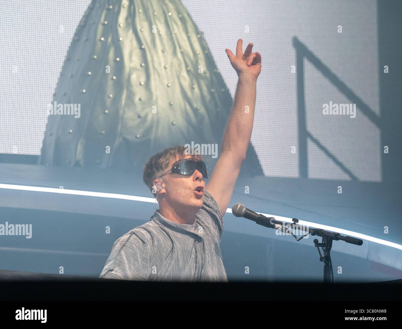 Lulworth, Dorset, Royaume-Uni. 2 août 2025. Sous-sol Jaxx en tête d'affiche jour 2 au Camp Bestival Lulworth Castle dans le Dorset. Crédit Ian Knight/Alamy Live News Banque D'Images