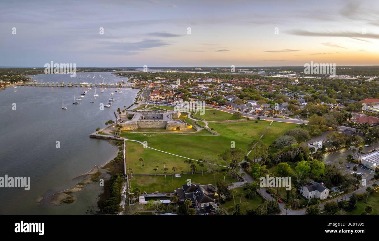 St Augustine, Floride. Fort historique Castillo de San Marcos, Monument National ouvert au public, destination de voyage pour les familles et les touristes sur Banque D'Images