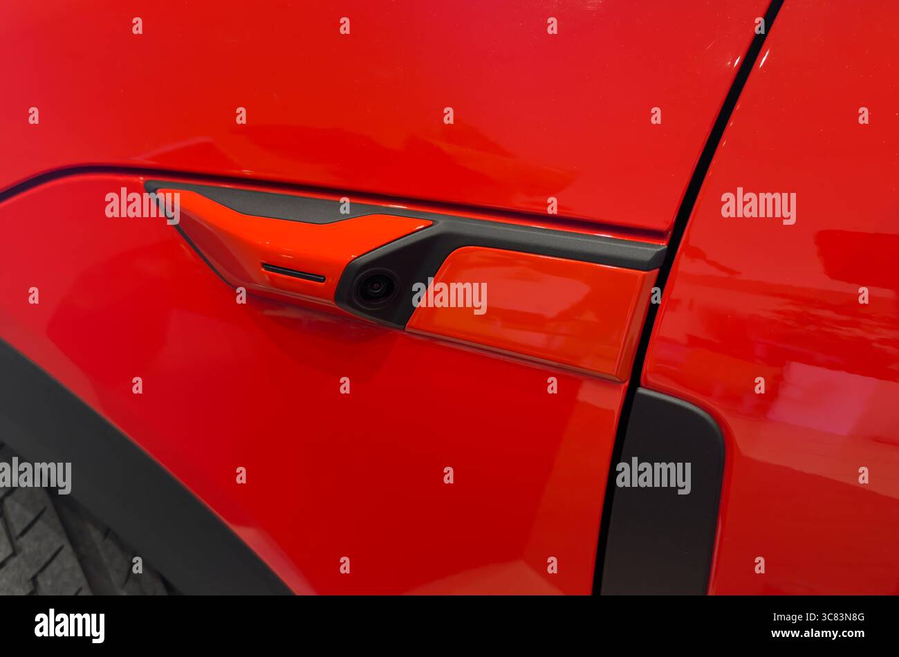 Cache de la caméra de recul. Caméra panoramique à 360 degrés. Aide au stationnement et systèmes d'aide à la voiture. Détails extérieurs de voiture modernes Banque D'Images