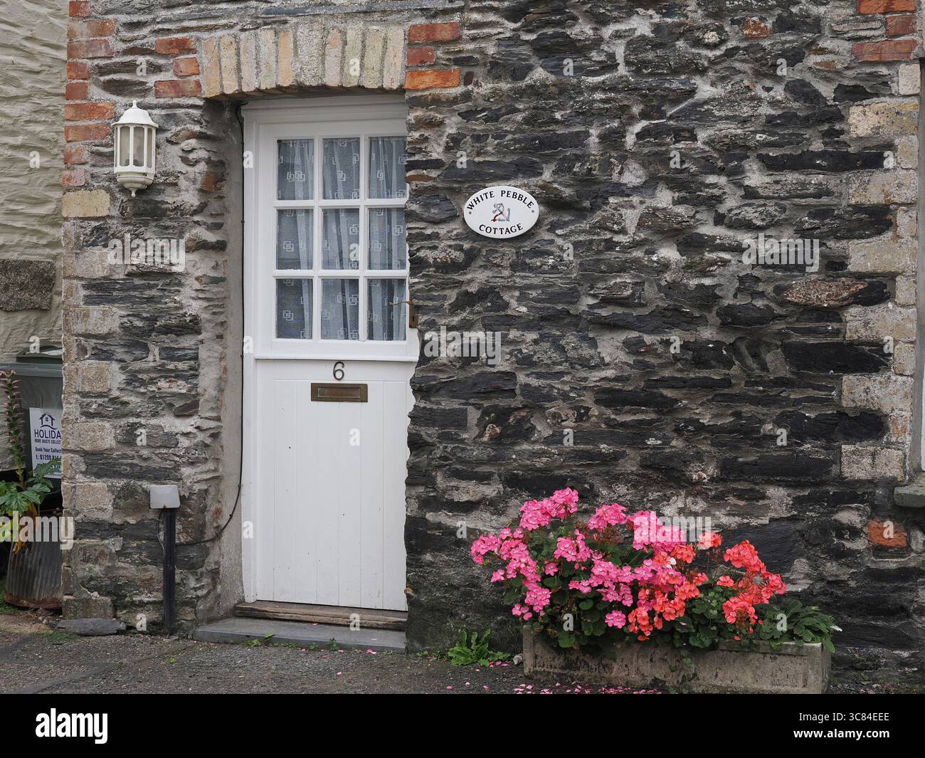 Cottage Door à Port Isaac, ancien village de pêcheurs en Cornouailles Banque D'Images