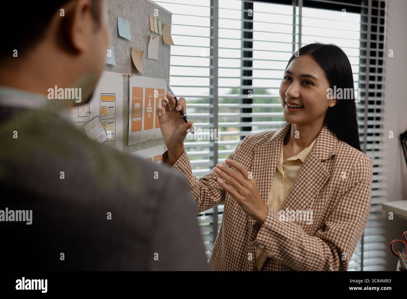 Mise en page de modèle de développement d'application téléphonique de planification créative, concept d'expérience utilisateur, concepteur de site Web, concepteur UX d'équipe de développement travaillant sur l'application smartphone Banque D'Images