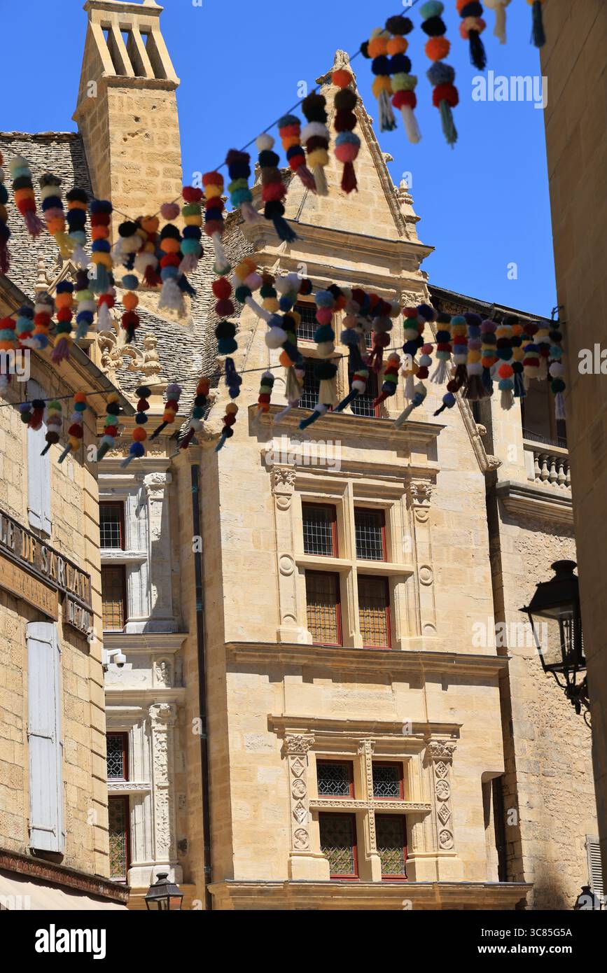 La maison de la Boétie construite à Sarlat en Périgord Noir entre 1520 et 1525 restaurée en 2025. Sarlat, Périgord, Dordogne, France. Banque D'Images La maison de la Boétie construite à Sarlat en Périgord Noir entre 1520 et 1525 restaurée en 2025. Sarlat, Périgord, Dordogne, France. Banque D'Images