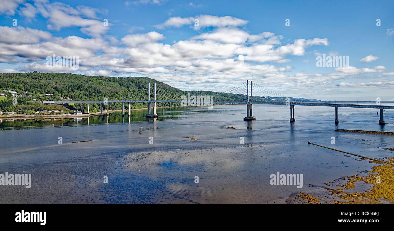 Inverness Marina Scotland vue sur le pont de Kessock Road et Moray Firth Banque D'Images