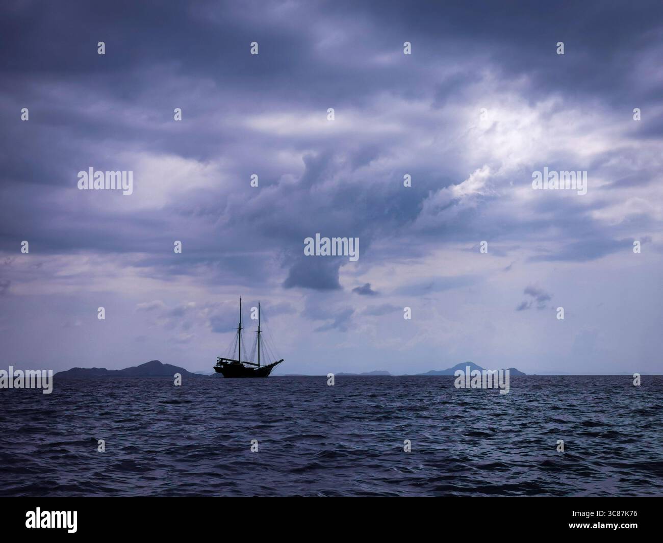 Bateau à voile, Komodo Nationalpark, Indonésie Banque D'Images