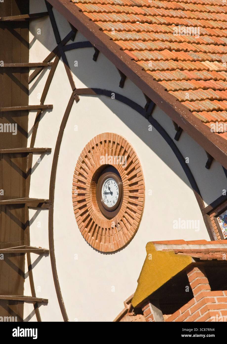 Façade horloge du restaurant Casa de Reloj, San Pedro, Espagne Banque D'Images