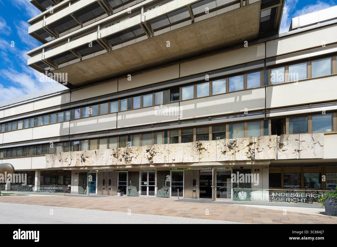 Innsbruck, Autriche. 31 juillet 2025. Bâtiment de la Cour régionale dans le centre de la ville Banque D'Images