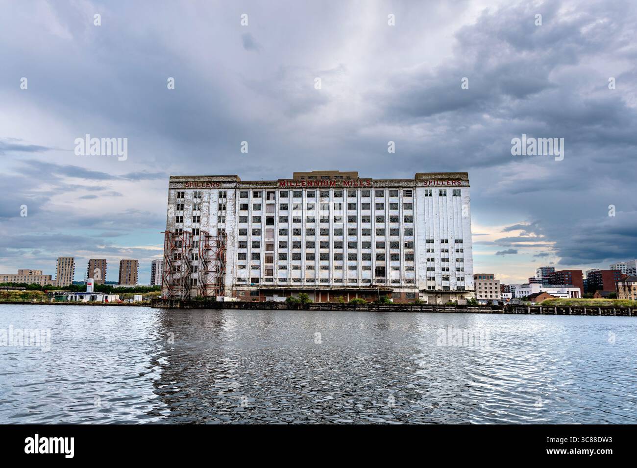 Moulin à farine abandonné du 20e siècle Millennium Mills à Silvertown, Londres, Angleterre Banque D'Images