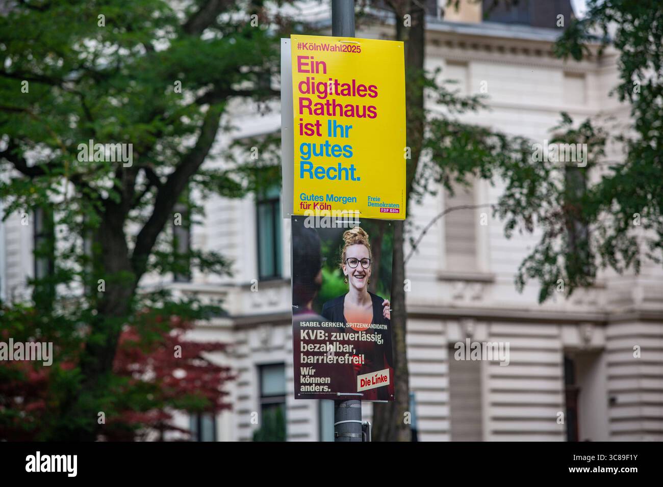Wahlplakate zur Kommunalwahl im septembre 2025 sind in Köln zu sehen. Die Linke -FDP Kommunalwahl NRW *** des affiches électorales pour les élections locales de septembre 2025 peuvent être vues à Cologne Die Linke FDP Kommunalwahl NRW Banque D'Images Wahlplakate zur Kommunalwahl im septembre 2025 sind in Köln zu sehen. Die Linke -FDP Kommunalwahl NRW *** des affiches électorales pour les élections locales de septembre 2025 peuvent être vues à Cologne Die Linke FDP Kommunalwahl NRW Banque D'Images
