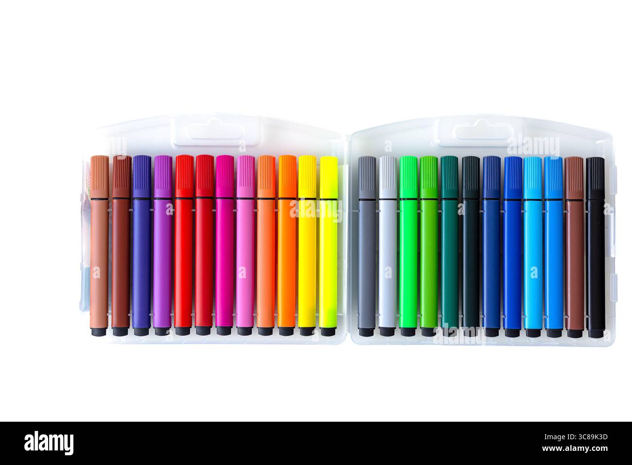 Ensemble de marqueurs multicolores dans un emballage sur un fond transparent. retour à l'école, fournitures scolaires Banque D'Images