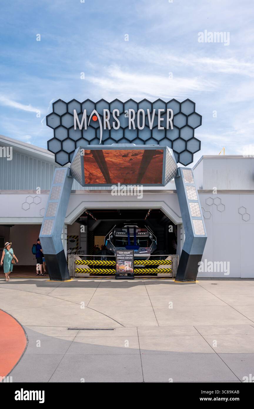 Merritt Island, Floride - 7 juillet 2025 : exposition de mars rover au Kennedy Space Center Banque D'Images Merritt Island, Floride - 7 juillet 2025 : exposition de mars rover au Kennedy Space Center Banque D'Images
