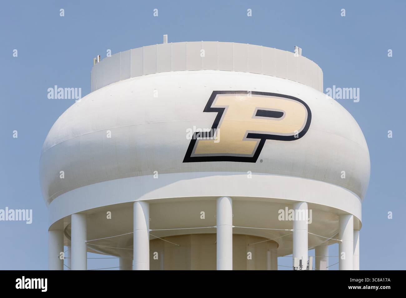 Le château d'eau de l'Université Purdue sur le campus avec le logo des écoles. Banque D'Images