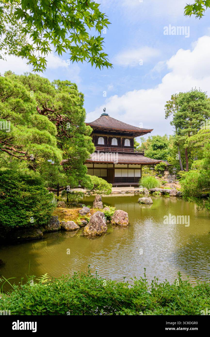 Pavillon d'argent et étang Kinkyochi à Ginkaku-ji, Ginkakujicho, Sakyo Ward, Kyoto, Japon Banque D'Images