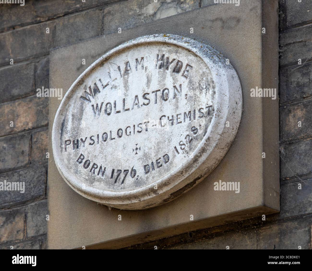 Une plaque à l'extérieur d'un bâtiment sur Angel Hill à Bury, à Edmunds, Suffolk, marquant l'emplacement où le célèbre physiologiste William Hyde Wollast Banque D'Images