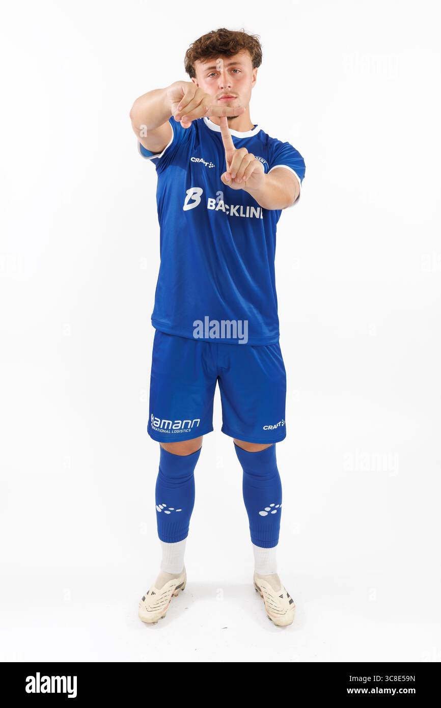 Gand, Belgique. 02 août 2025. Nicolas Thienpont de Jong Gent pose pour un portrait lors de la séance photo de la saison 2025-2026 de l'équipe belge de football Jong KAA Gent, samedi 02 août 2025 à Gent. Jong Gent participe à la compétition Challenger Pro League (D1B). BELGA PHOTO KURT DESPLENTER crédit : Belga News Agency/Alamy Live News Banque D'Images