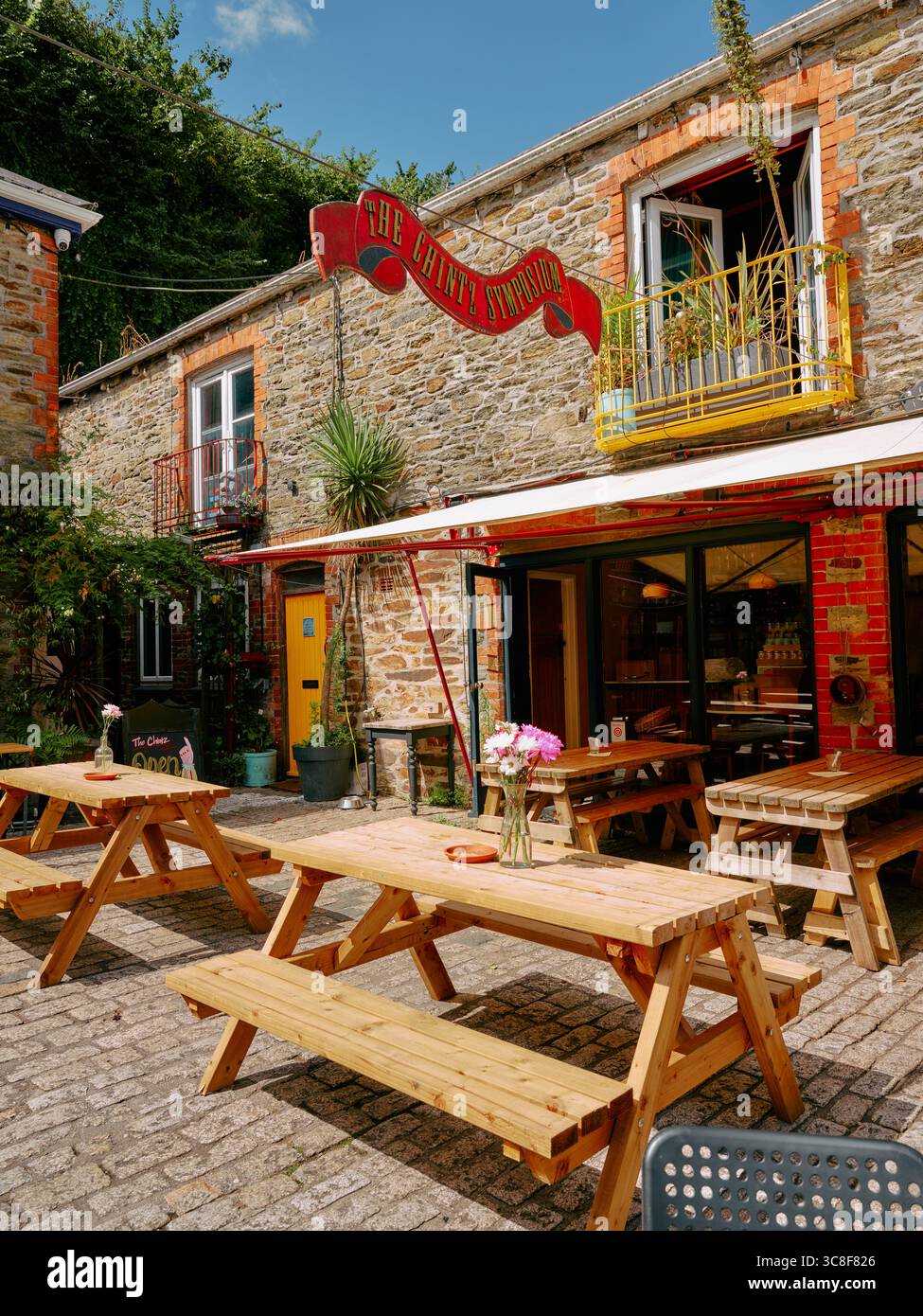 Le Chintz Bar extérieur et la cour à Falmouth Cornwall Angleterre Royaume-Uni Banque D'Images