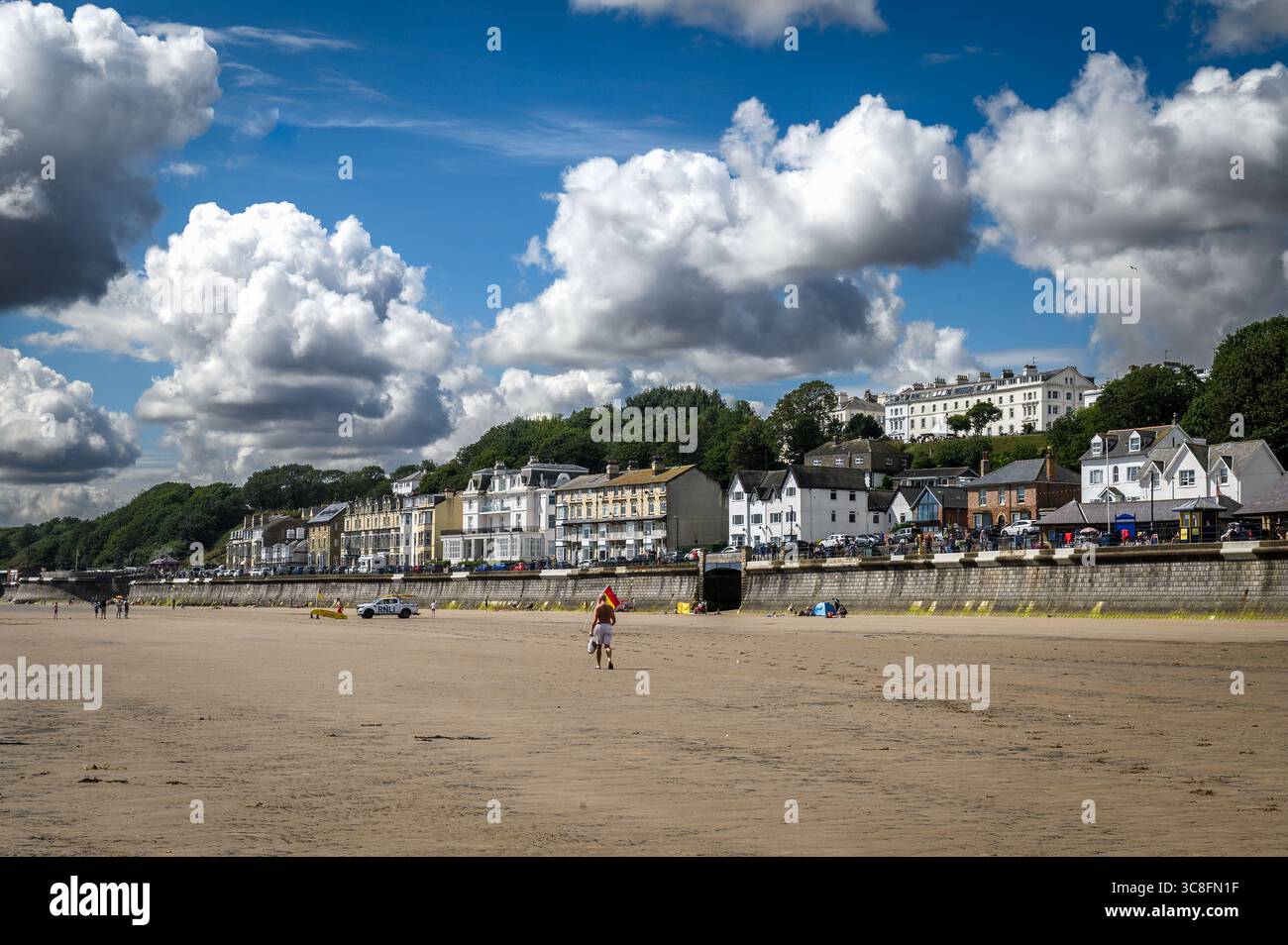 Filey, North Yorkshire, Royaume-Uni, 22 juillet 2025. Filey Beach sur la côte est de l'Angleterre avec la mer du Nord. Crédit Paul Heyes. Banque D'Images