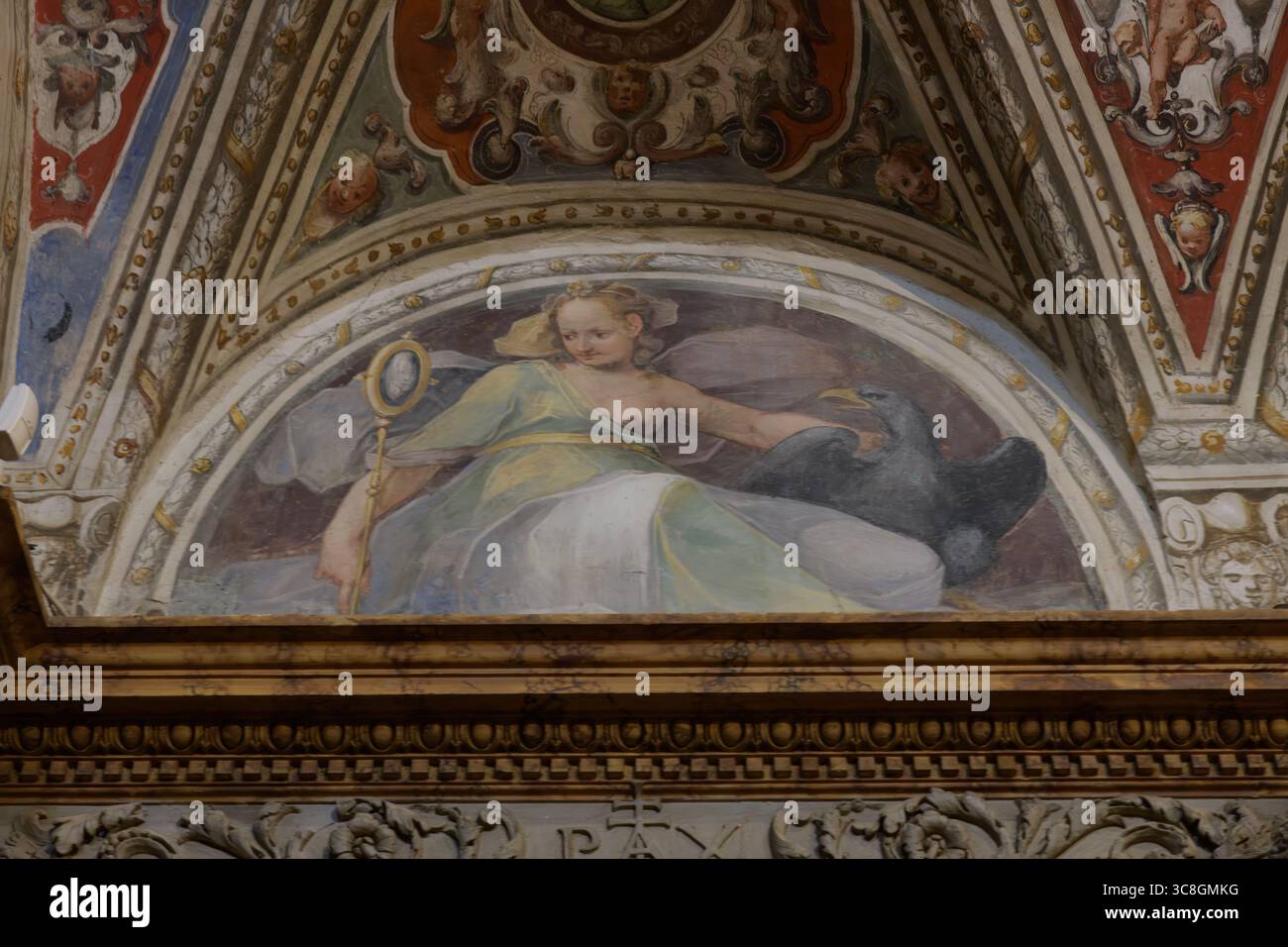 Fresque d'une personnification féminine avec sceptre et aigle, symbole d'une vertu cardinale, par Silla Piccinini à Basilica di San Pietro (Pérouse), Italie. Banque D'Images