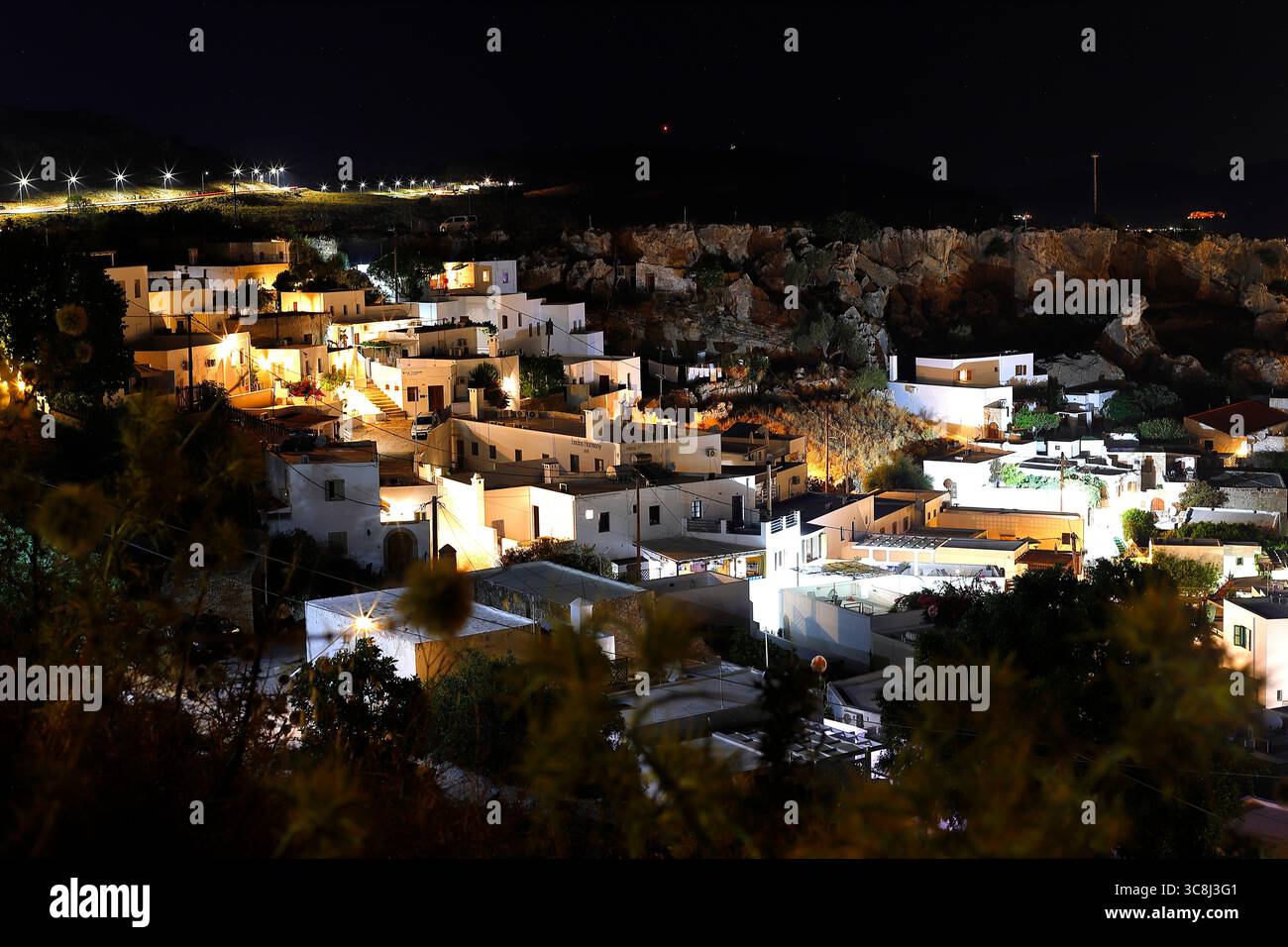 Vue sur la ville de Lindos sur l'île grecque de Rhodes Banque D'Images