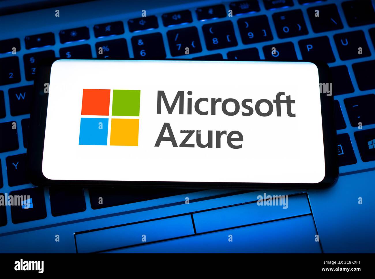 Logo Microsoft Azure Cloud Platform visible sur l'écran du smartphone Banque D'Images