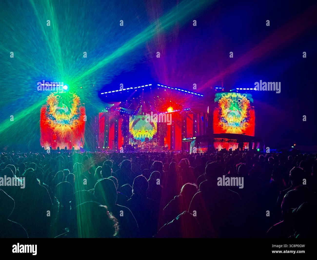 San Francisco, États-Unis. 03 août 2025. SAN FRANCISCO, CALIFORNIE - 3 AOÛT : Dead & Company se produit lors de la célébration du 60e anniversaire des Grateful Dead le 3 août 2025 à San Francisco, Californie. Dead & Company a clôturé sa série de concerts de trois nuits dans le Golden Gate Park de San Francisco dimanche soir, attirant environ 180 000 fans au total. C’était une célébration dédiée à honorer 60 ans de musique Grateful Dead dans la ville où tout a commencé. Photo : Casey Flanigan/imageSPACE crédit : Imagespace/Alamy Live News Banque D'Images