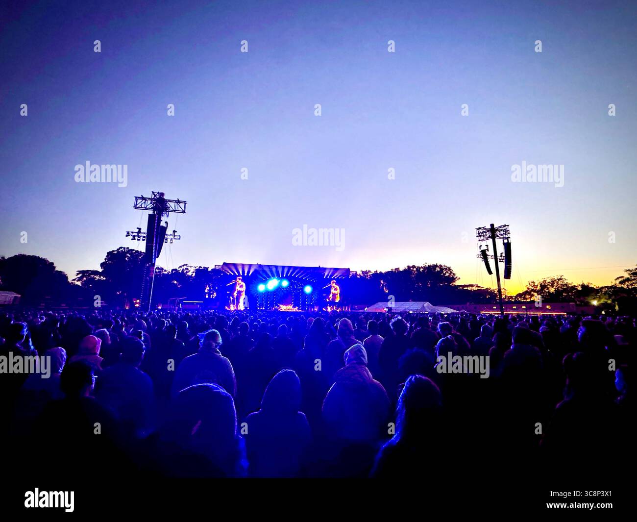 San Francisco, États-Unis. 03 août 2025. SAN FRANCISCO, CALIFORNIE - 3 AOÛT : Dead & Company se produit lors de la célébration du 60e anniversaire des Grateful Dead le 3 août 2025 à San Francisco, Californie. Dead & Company a clôturé sa série de concerts de trois nuits dans le Golden Gate Park de San Francisco dimanche soir, attirant environ 180 000 fans au total. C’était une célébration dédiée à honorer 60 ans de musique Grateful Dead dans la ville où tout a commencé. Photo : Casey Flanigan/imageSPACE/Sipa USA crédit : Sipa USA/Alamy Live News Banque D'Images