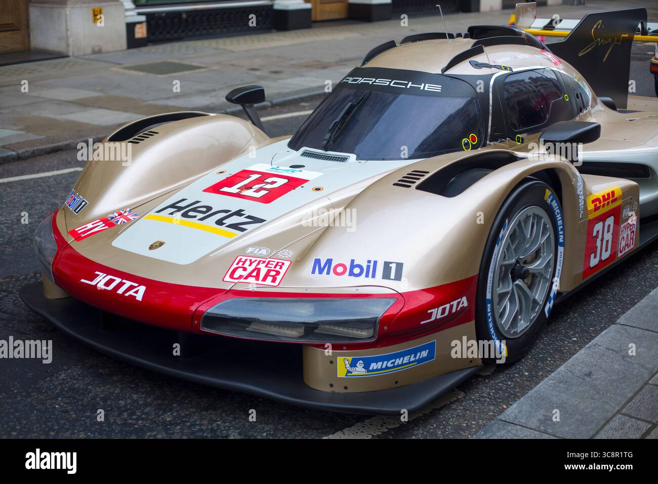 Spark Porsche 963 Hypercar RAC. St James's Motoring spectacle 2024 Pall Mall London Banque D'Images