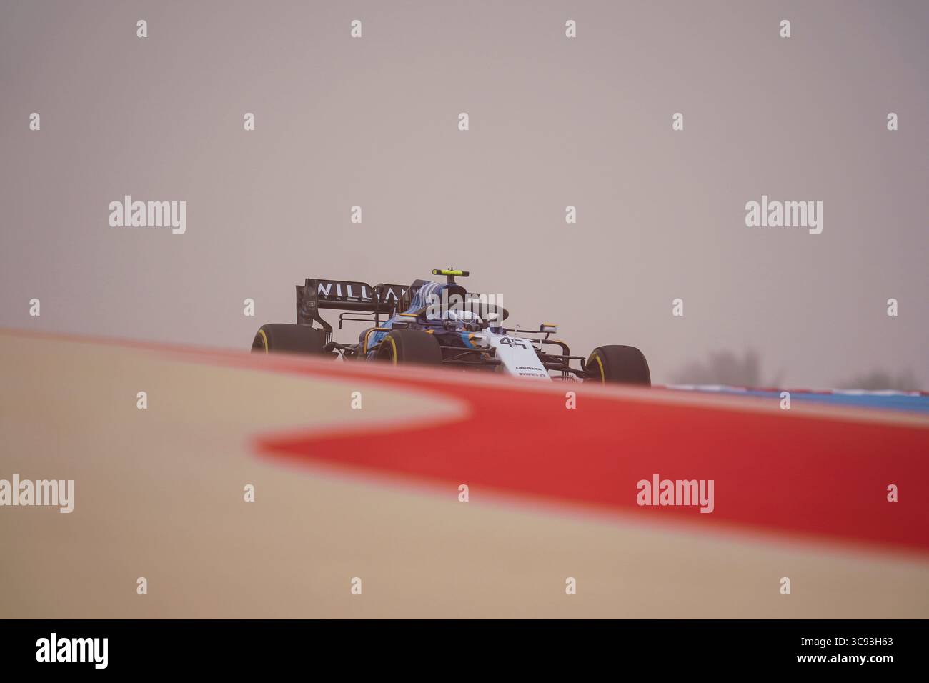12 mars 2021, Sakhir, Bahreïn : ROY NISSANY, pilote de développement israélien pour Williams Racing, pilote lors du premier jour des essais de pré-saison de formule 1 FIA 2021 sur le circuit International de Bahreïn à Sakhir, Bahreïn. (Crédit image : © James Gasperotti/ZUMA Wire) Banque D'Images