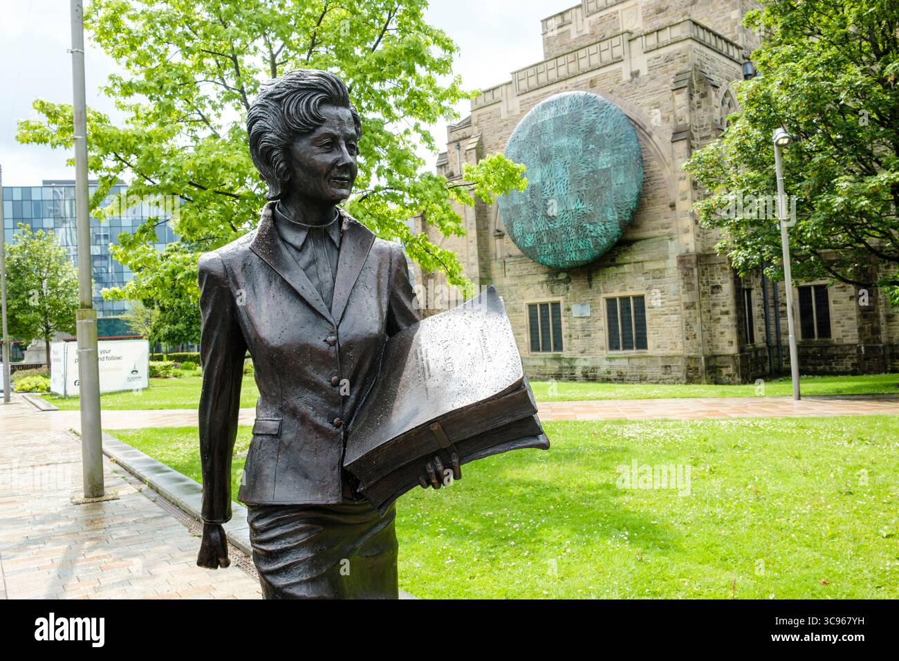 Statue du château Barbara sur Cathedral Square, Blackburn, Lancashire Banque D'Images