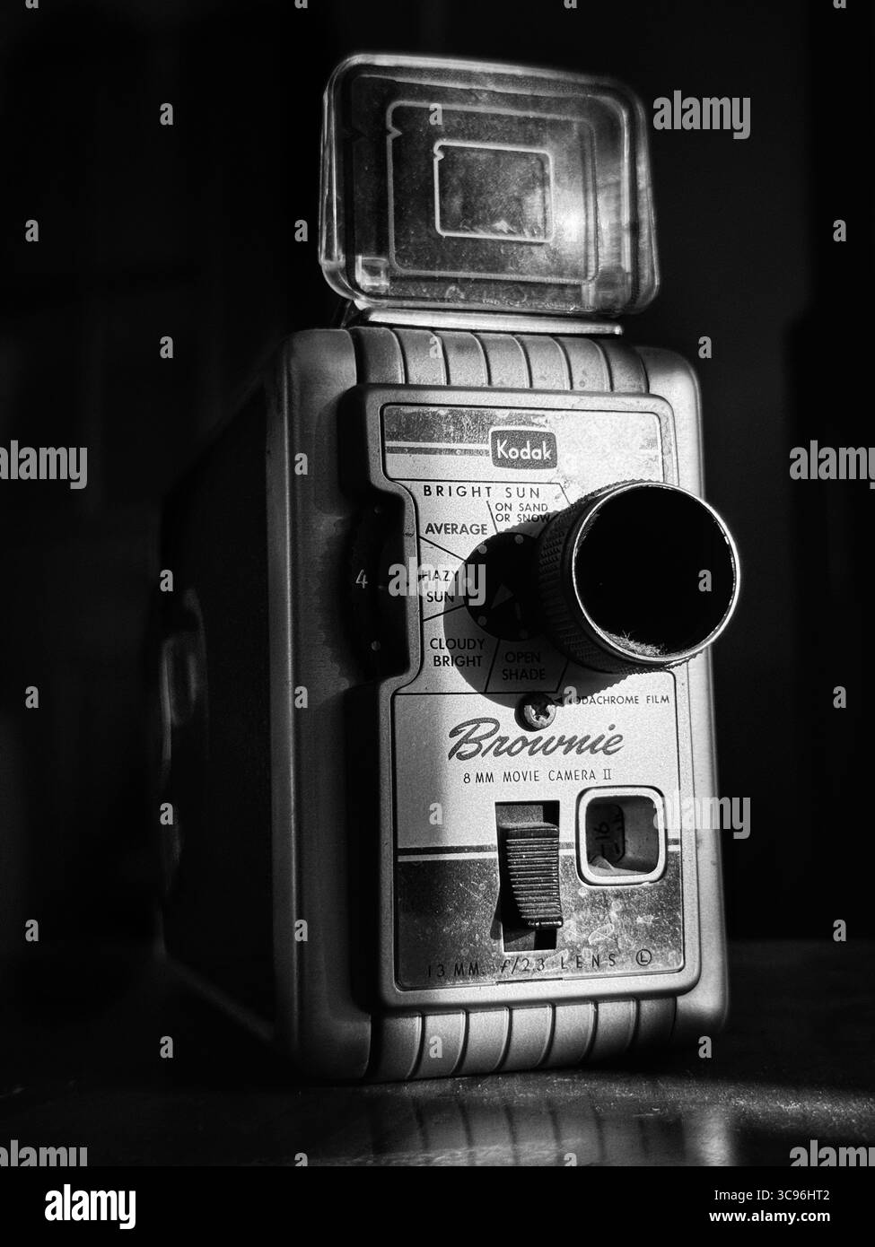 Caméscope Kodak Brownie 8mm vintage en noir et blanc Banque D'Images