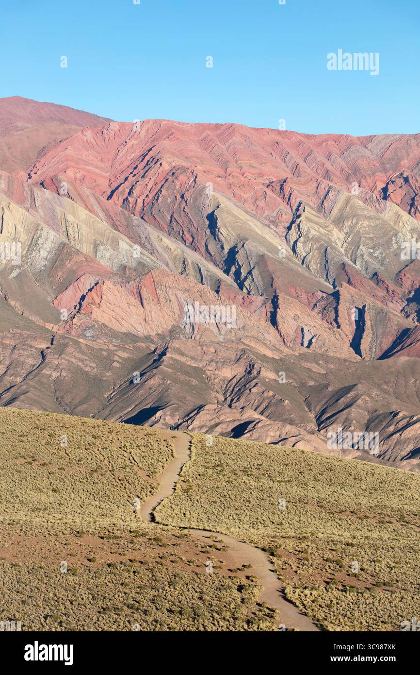 La montagne Hornocal des 14 couleurs, Humahuaca, Quebrada de Humahuaca, Jujuy, Nord-Ouest de l'Argentine. Banque D'Images