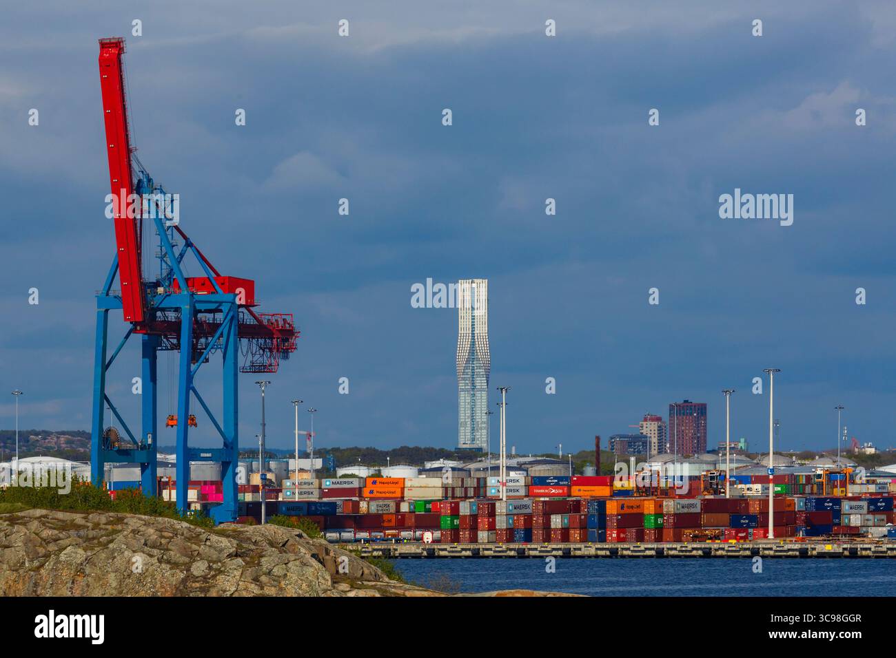 Port de Gothenburg avec grues de chargement à Gothenburg, Suède en mai Banque D'Images