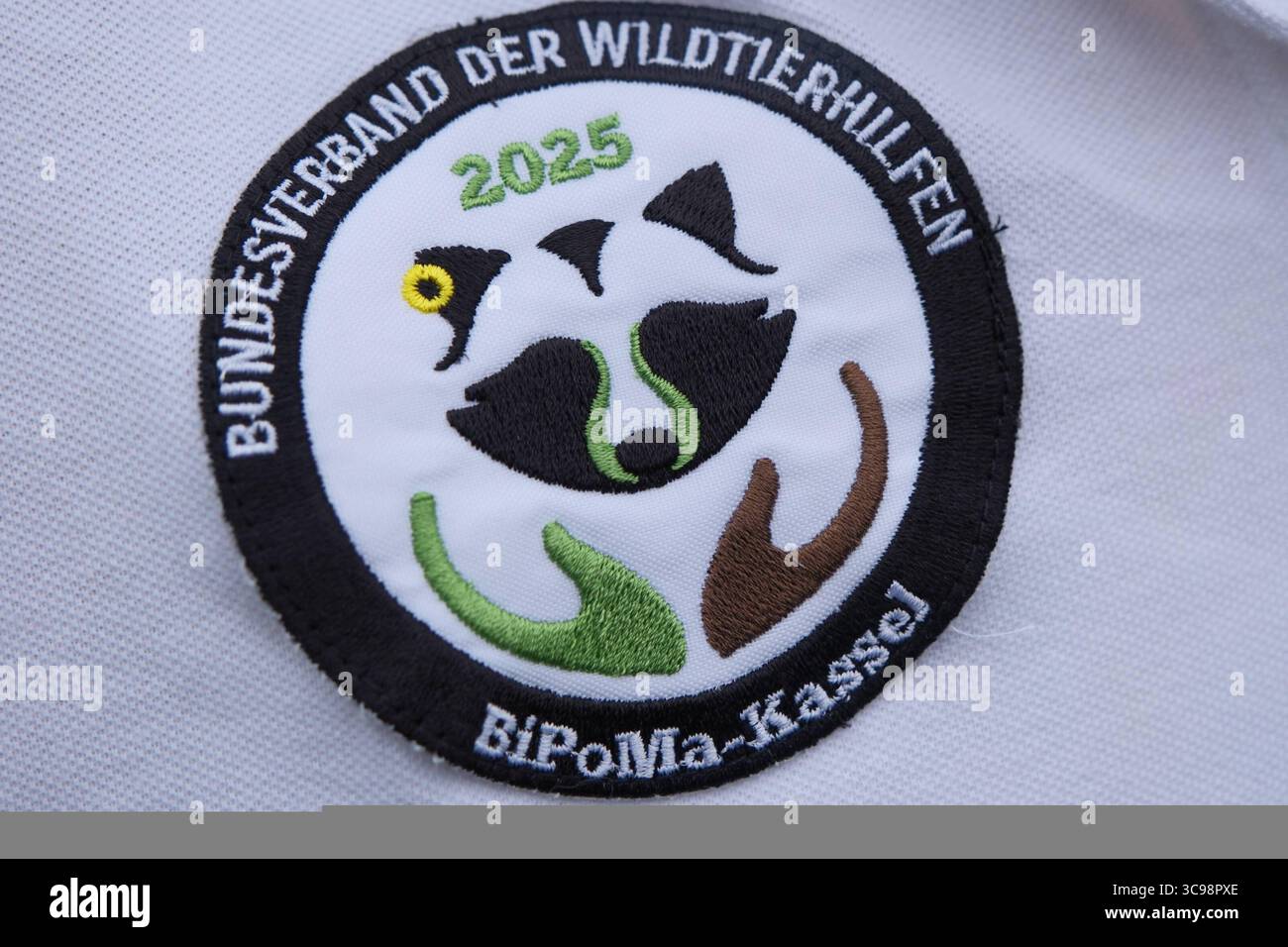 05.08.2025 Kassel Hauptstadt der Waschbären - Pilotprojekt zur Kontrolle der Waschbaerenpopulation in Kassel Bild zeigt LOGO Bundesverbandes der Wildtierhilfen BVW *** 05 08 2025 Kassel Capital des ratons laveurs projet pilote de contrôle de la population de ratons laveurs à Kassel image montre LOGO Association fédérale de Wildlife Aid BVW KH Banque D'Images
