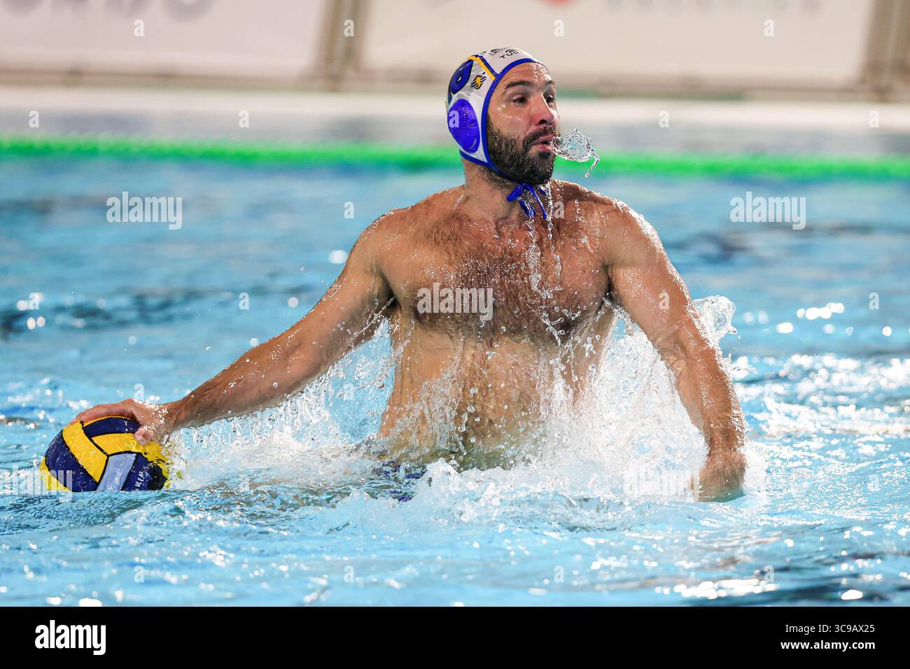 3 février 2023, Sabadell, Espagne : Felipe Perrone de Zodiac CN Atletic Barceloneta en action lors du match Waterpolo Copa del Rey entre Zodiac CN Atletic Barceloneta et CN Terrassa le 03 février 2023 à Finetwork Aquatics à Sabadell, Espagne. (Crédit image : © David Ramirez/DAX via ZUMA Press Wire) Banque D'Images