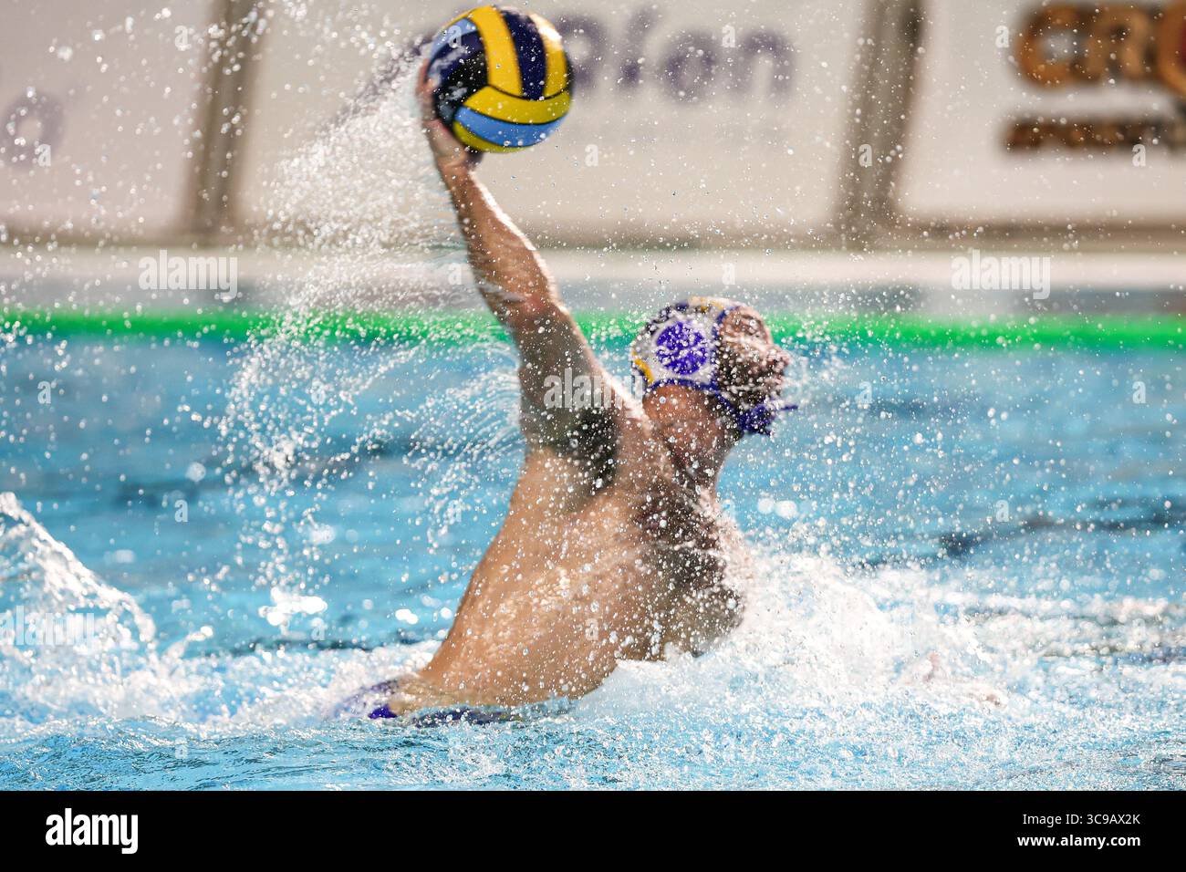 3 février 2023, Sabadell, Espagne : Felipe Perrone de Zodiac CN Atletic Barceloneta en action lors du match Waterpolo Copa del Rey entre Zodiac CN Atletic Barceloneta et CN Terrassa le 03 février 2023 à Finetwork Aquatics à Sabadell, Espagne. (Crédit image : © David Ramirez/DAX via ZUMA Press Wire) Banque D'Images
