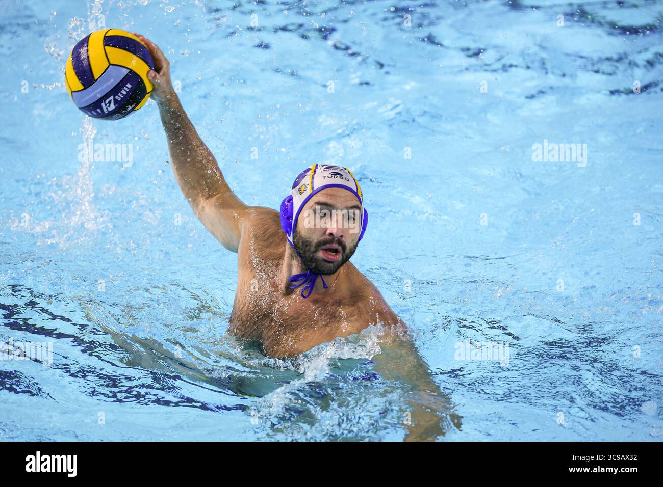 3 février 2023, Sabadell, Espagne : Felipe Perrone de Zodiac CN Atletic Barceloneta en action lors du match Waterpolo Copa del Rey entre Zodiac CN Atletic Barceloneta et CN Terrassa le 03 février 2023 à Finetwork Aquatics à Sabadell, Espagne. (Crédit image : © David Ramirez/DAX via ZUMA Press Wire) Banque D'Images