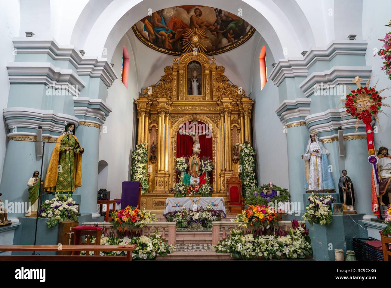 11 décembre 2018, San Antonino Castillo Velasco, Oaxaca, Mexique : le retable de l'église de San Antonino Obisbo, construit à San Antonino Castillo Velasco, Oaxaca, Mexique les années 1600 (Crédit image : © Jon G. Fuller/VW pics via ZUMA Press Wire) Banque D'Images