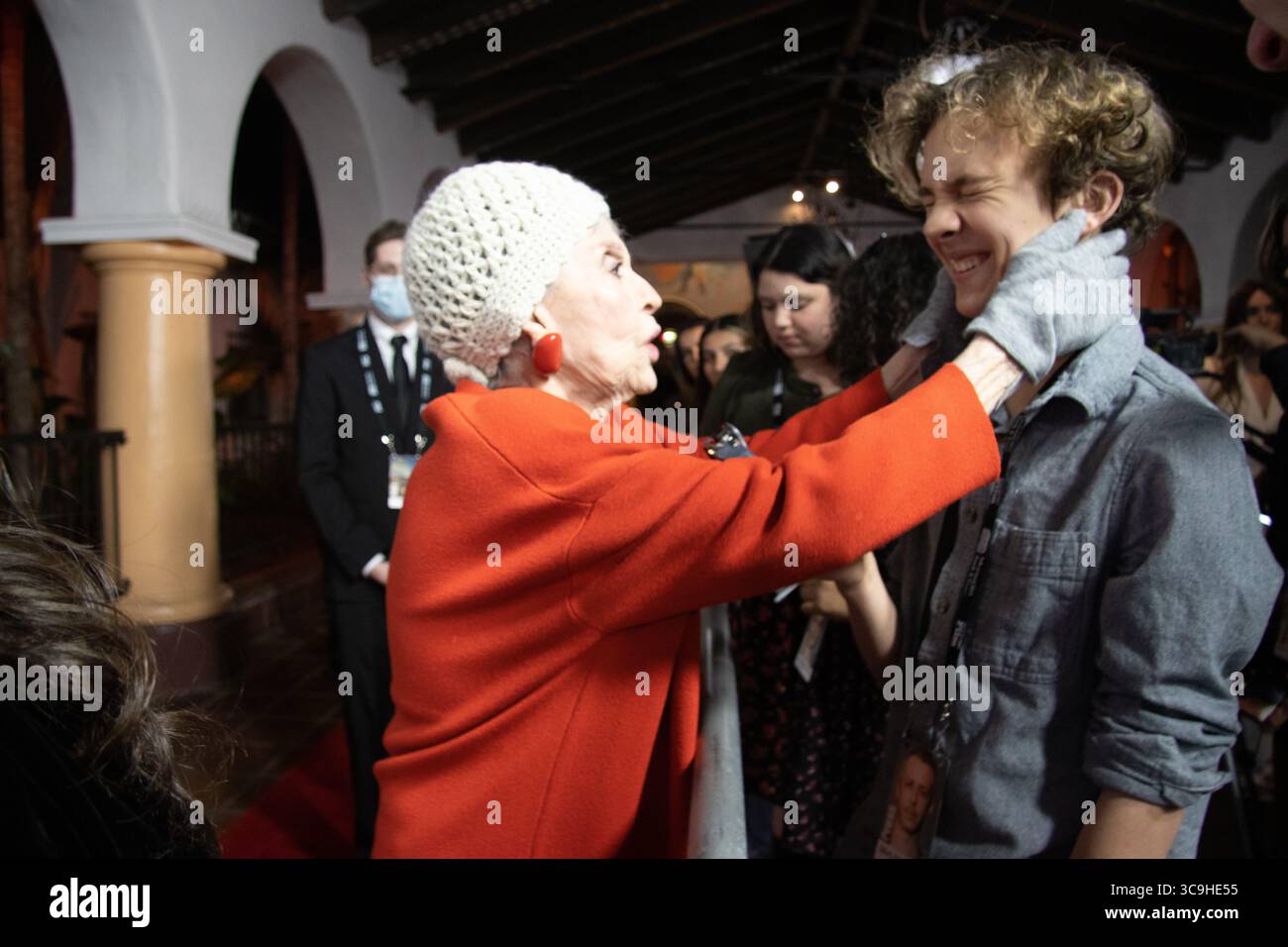 16 février 2023, Santa Barbara, Californie, États-Unis : Rita Moreno, de la renommée de West Side Story et Electric Company, et maintenant en vedette dans la farce, Delights on the Red Carpet au Santa Barbara International film Festival, le 16 février 2023, au Arlington Theater historique de Santa Barbara. (Crédit image : © Amy Katz/ZUMA Press Wire) Banque D'Images