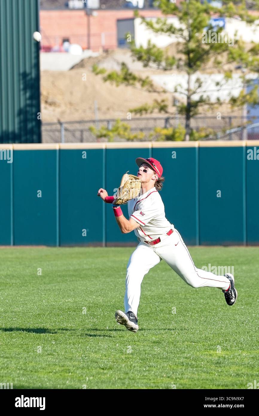 11 avril 2023, normal, Illinois, USA : JT SOKOLOVE s'aligne sous un coup sur le champ droit..Illinois State Redbirds ont été vaincus par les Illini de combat de l'Université de l'Illinois. (Crédit image : © Alan look/ZUMA Press Wire) Banque D'Images
