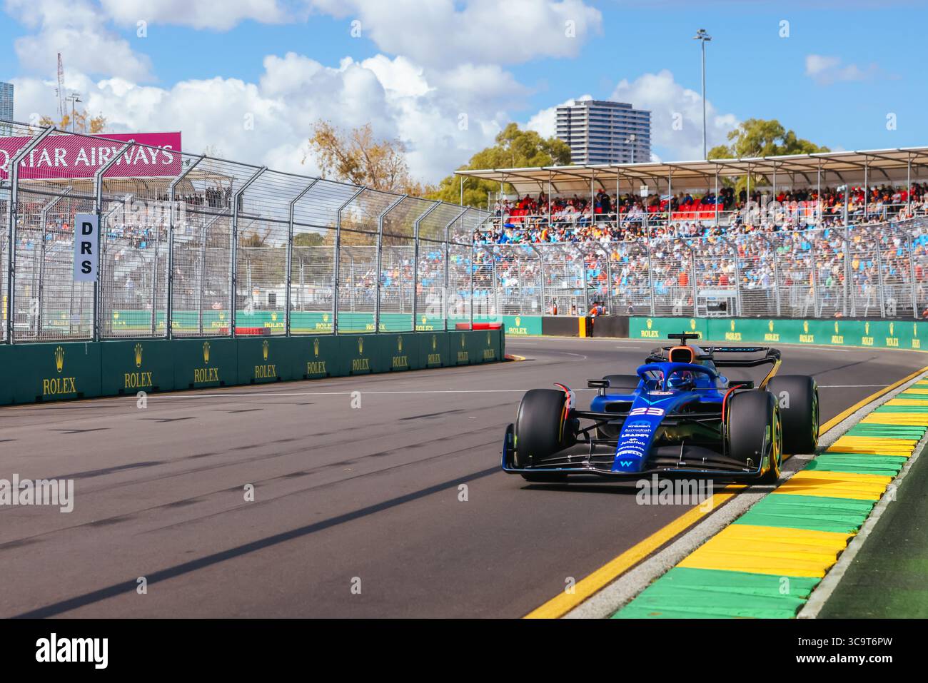 31 mars 2023, Melbourne, Victoria, Australie : MELBOURNE, AUSTRALIE - MARS 31 : Alexander Albon de Williams Racing conduit la Williams FW44 Mercedes lors des essais au Grand Prix d'Australie 2023 à Albert Park à Melbourne, Australie (crédit image : © Chris Putnam/ZUMA Press Wire) Banque D'Images